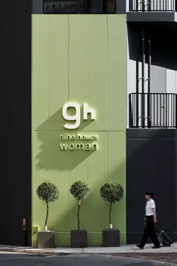 nine hours Woman Shinjuku